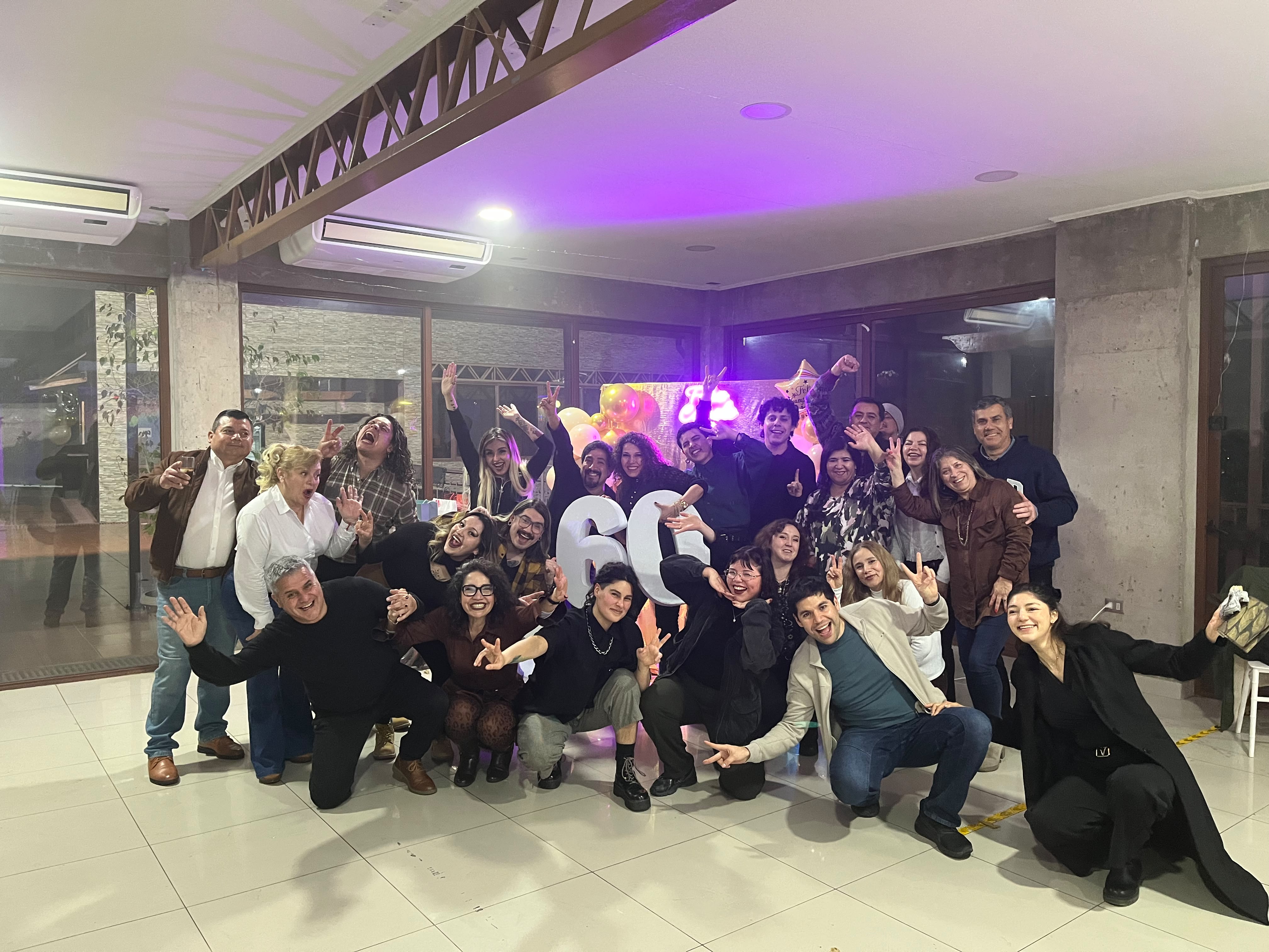 Todos los invitados reunidos junto a Eli